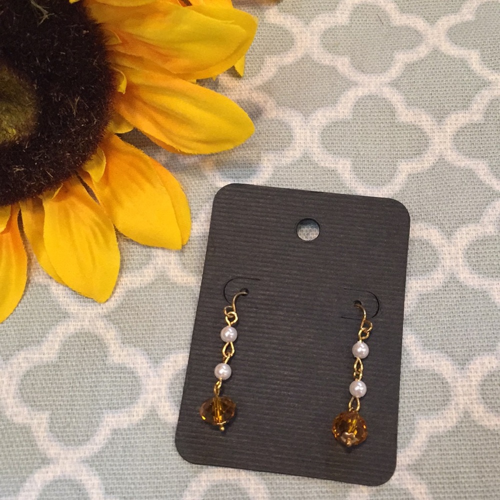 NWOT Faux Pearl & Citrine Dangle Earrings